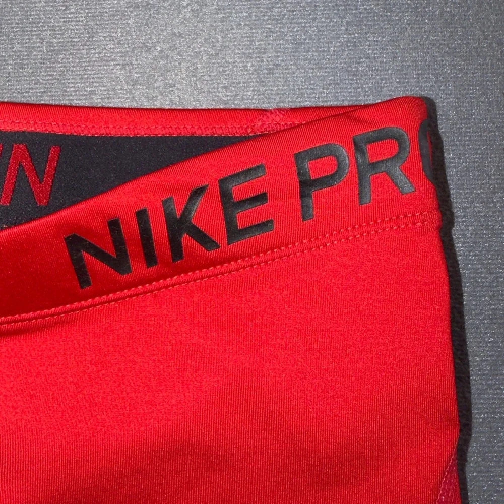 Nike Pro Dri-FIT Compression Shorts Womens Medium Red 3 Inch Inseam 889577-687